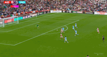 守球员和出, 埃泽